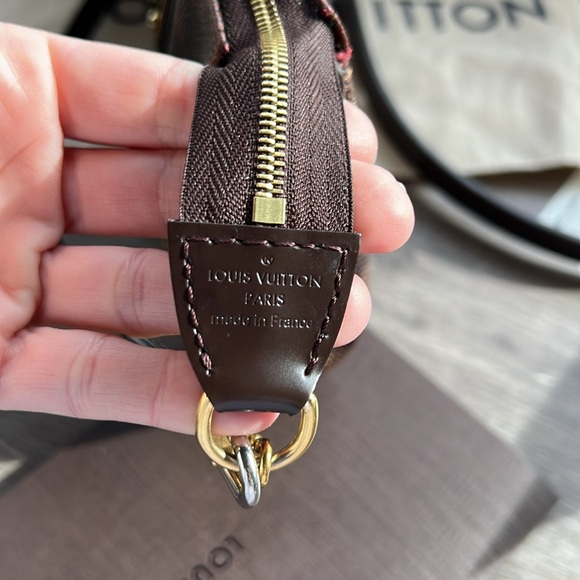 Authentic Louis Vuitton Damier Eva - Picture 9 of 11